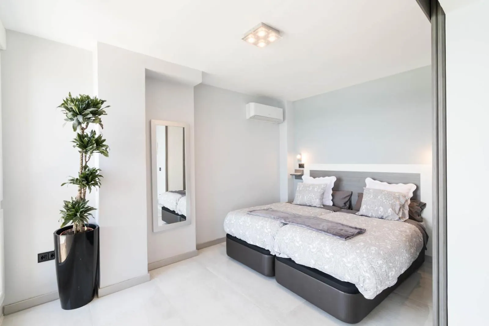 Deluxe Supreme Apartment Malaga