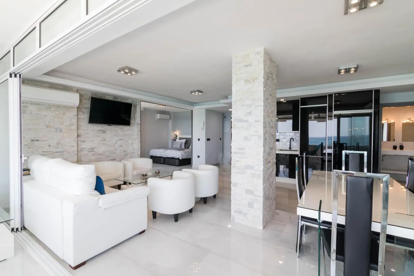 Deluxe Supreme Apartment Malaga